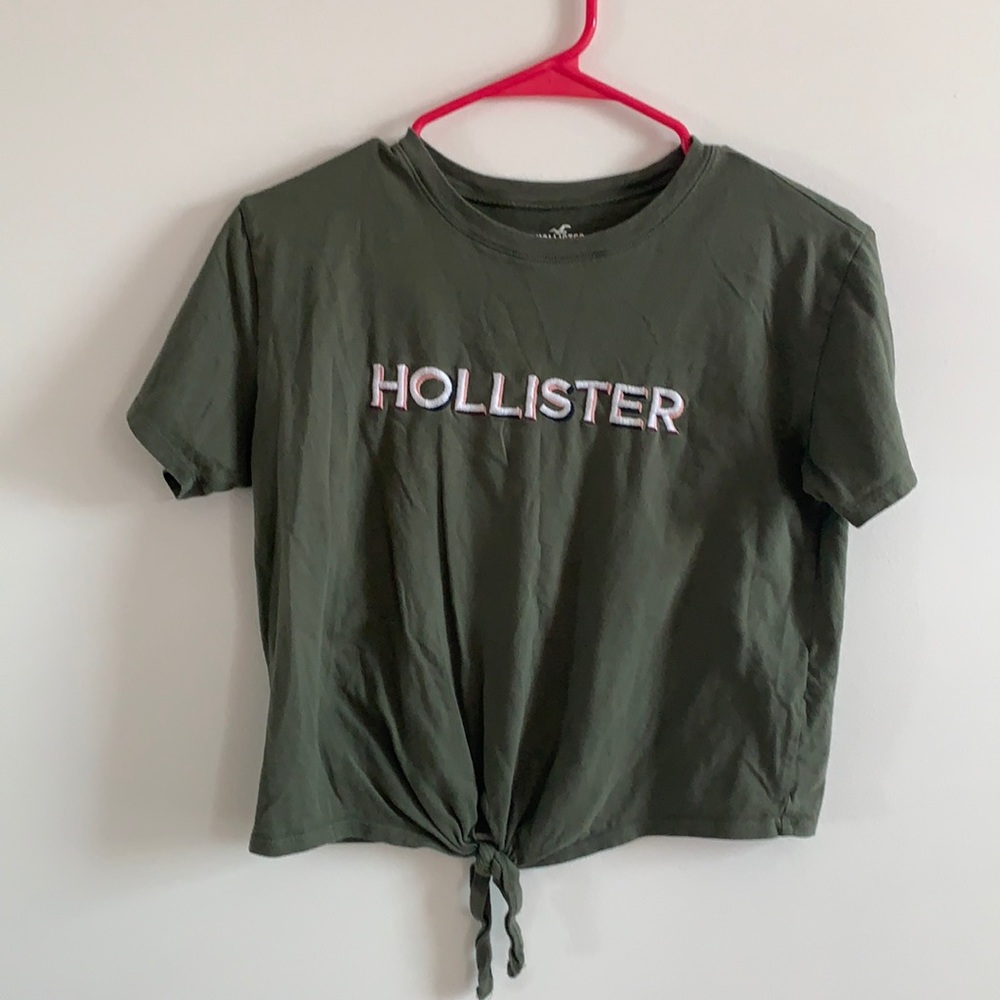 Hollister juniors top